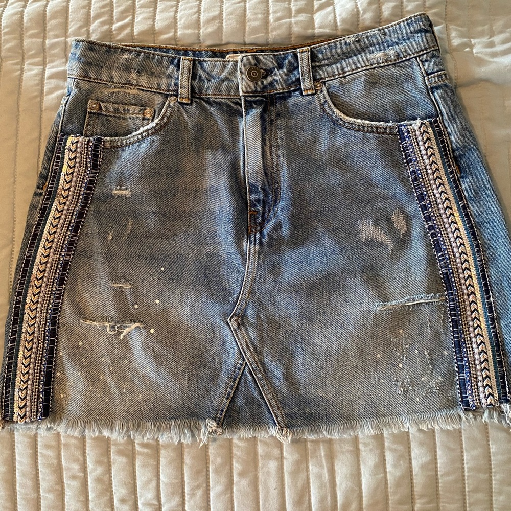 Free People embellished distressed denim skirt Sz 8